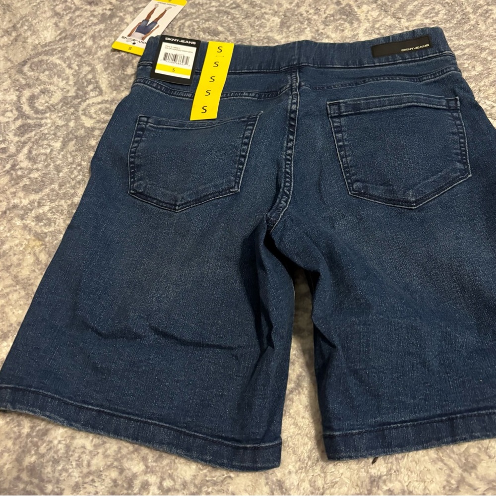 DKNY Dark Blue Jeans pull-on shorts size small — NWT - Picture 3 of 4